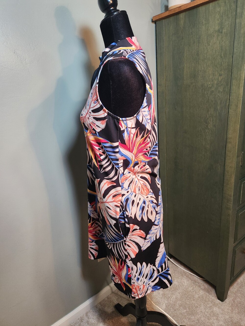 Tommy Bahama Golf Black Tropical Leaf Zip-Front Golf Dress / Swim Coverup - Picture 3 of 11